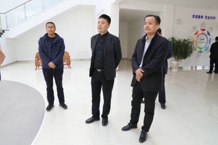 墾利區(qū)委常委、副區(qū)長宋晉民到萬得福調(diào)研